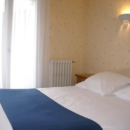 Céleste Hotel 2*