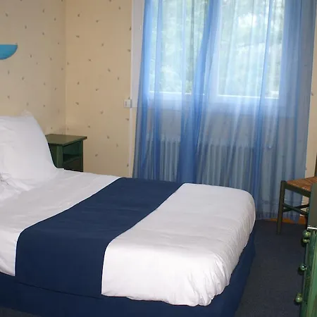 赛乐斯特酒店 2* Bagnères-de-Luchon